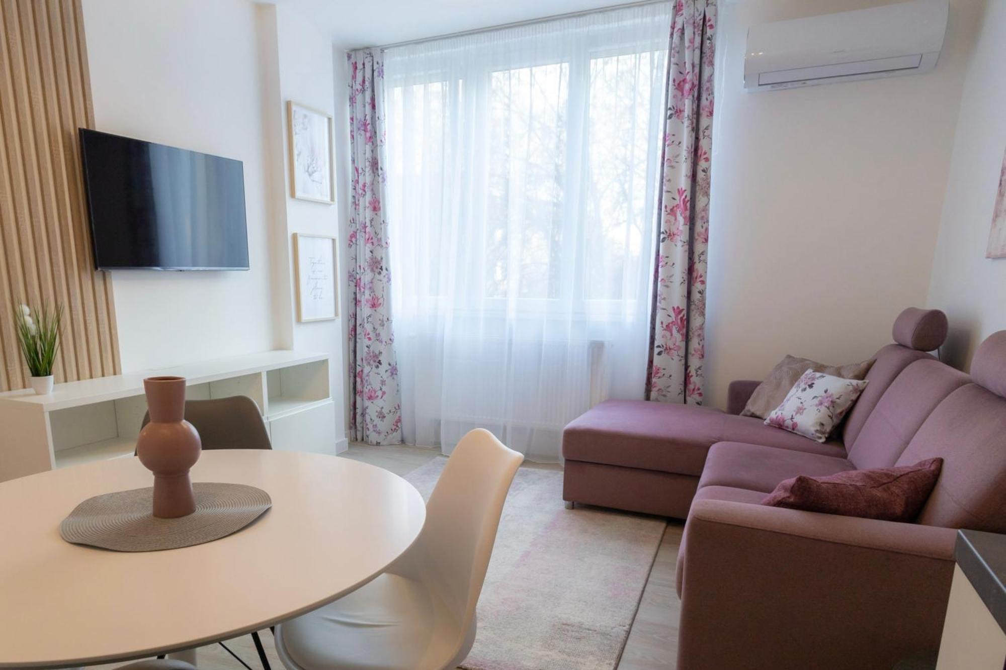 Millennium Apartman Tatabánya מראה חיצוני תמונה